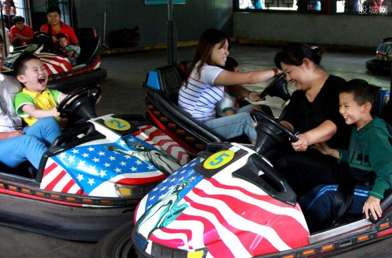 開一家碰碰車游樂場掙錢嗎?一套需要多少錢?